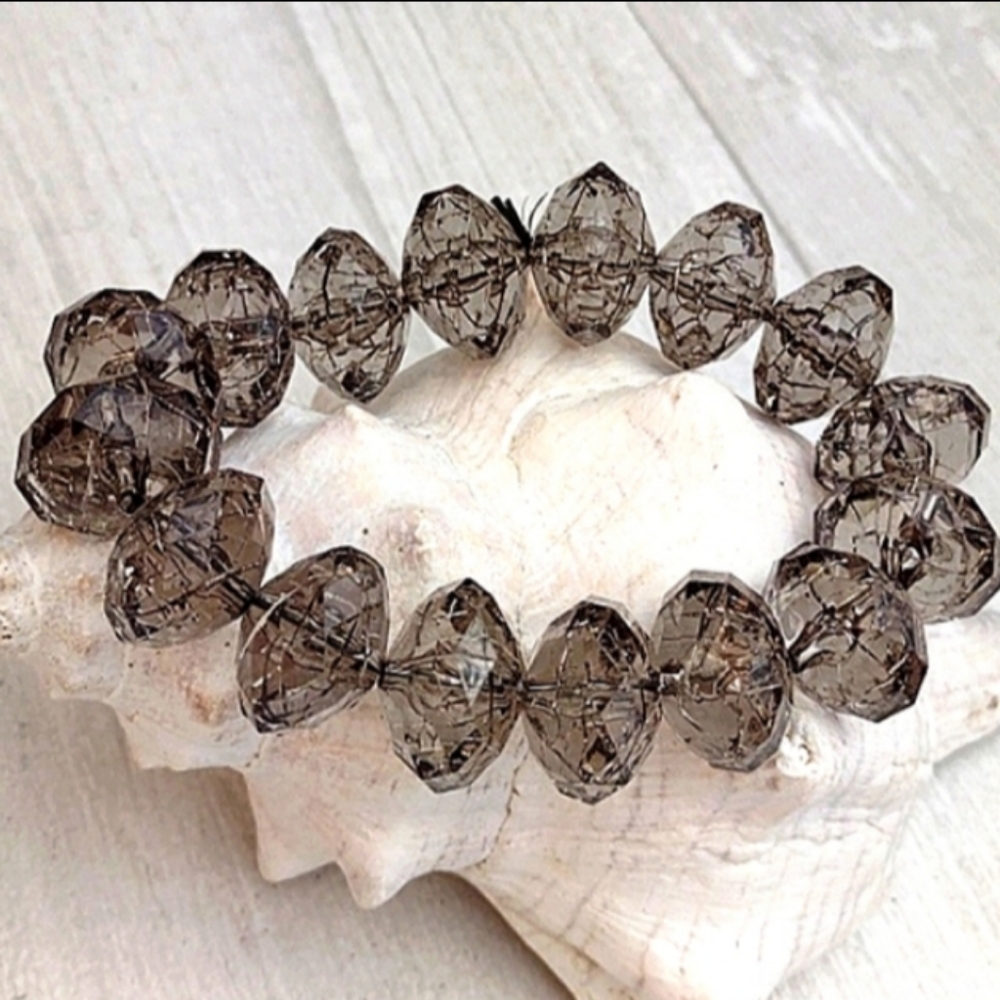 ❤️BUNDLE ONLY❤️ FAUX Ice Gray Chrystal Like Beaded Stretch Bracelet